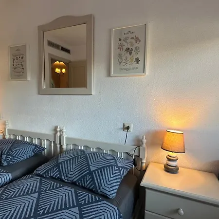 Bajo El Gallo Apartment *