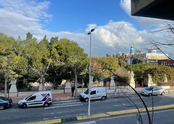 Bajo El Gallo *